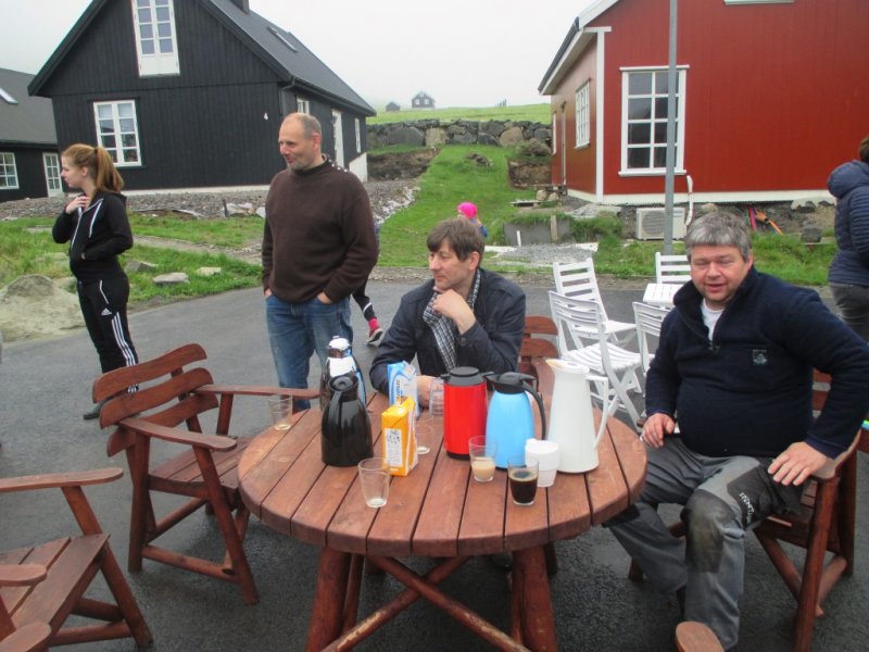07.06.14. Fornagarður avhendaður eigarunum.